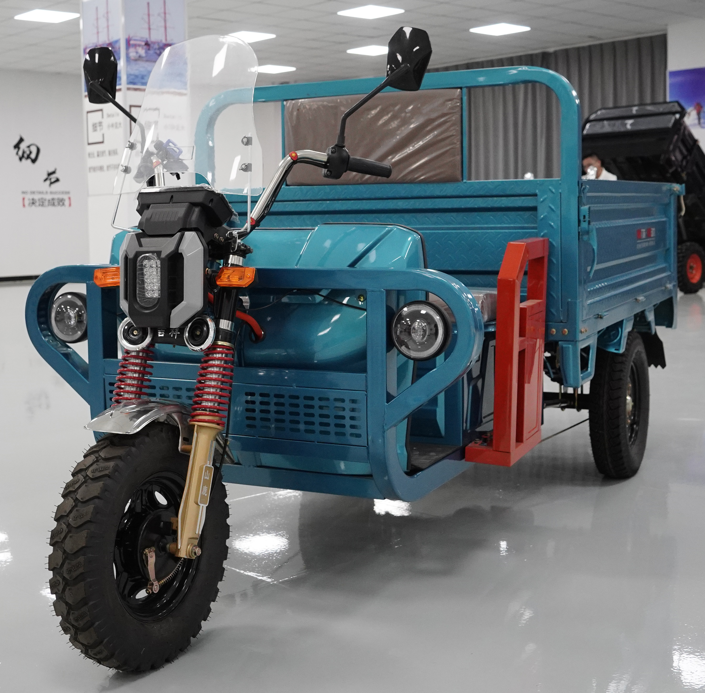 Qingdao Aopule Company est entrée sur le marché des tricycles électriques, remodelant l'écosystème des voyages sur de courtes distances grâce à une technologie innovante.